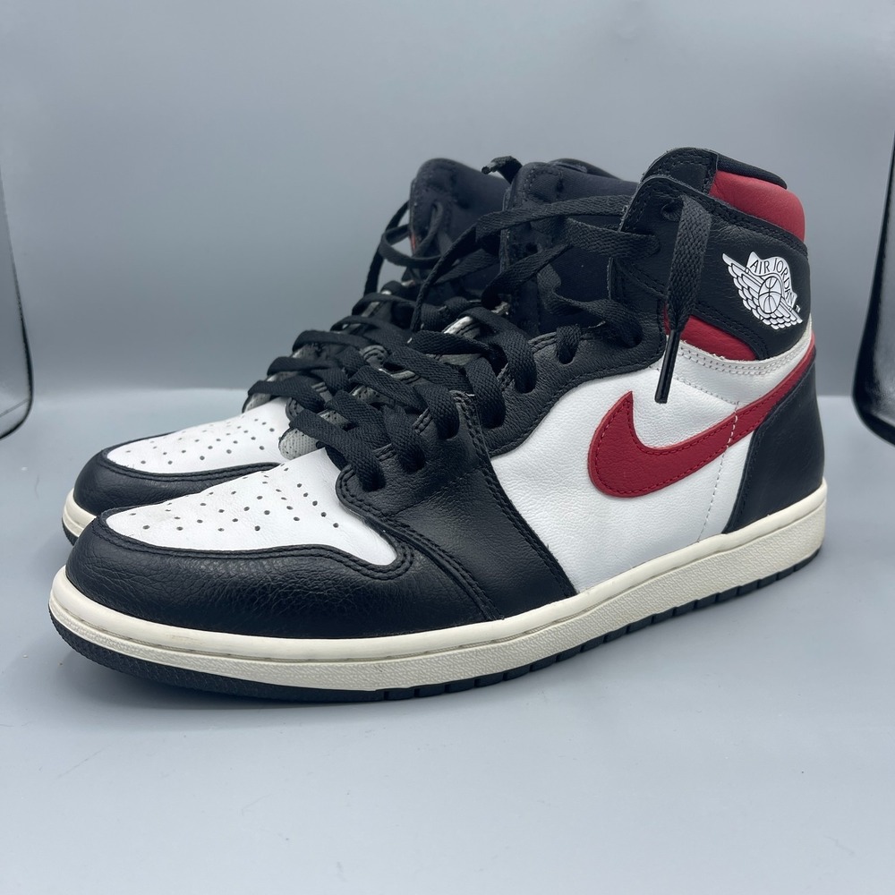 Nike Air Jordan 1 Retro High Top OG Sneakers Mens 10.5 Black Gym Red 555088-061